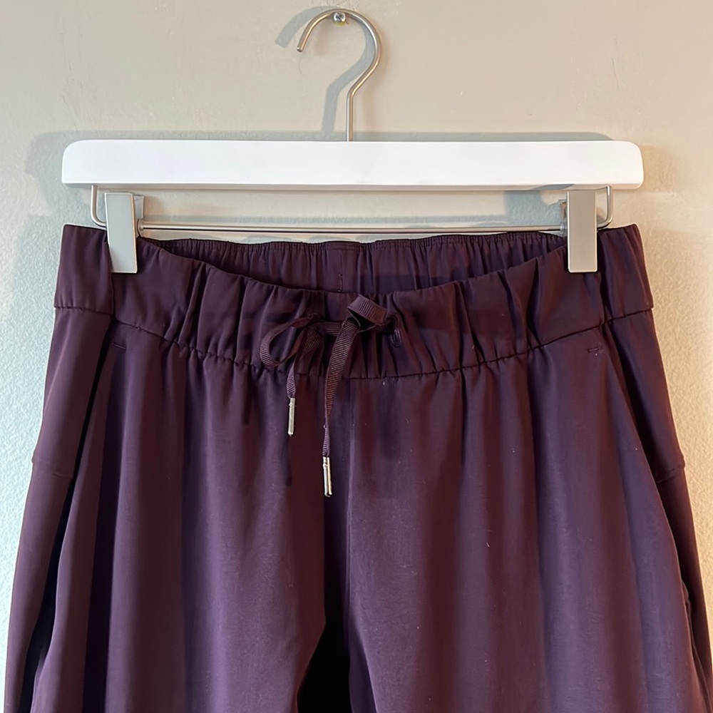Lululemon plum joggers with pockets